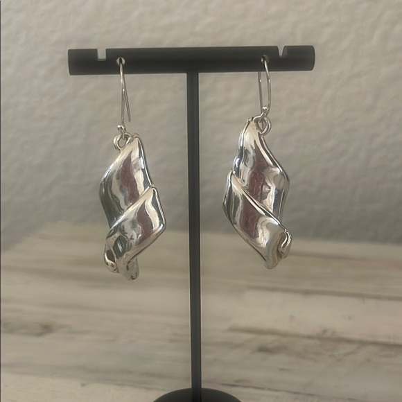 Bat Ami Jewelry - Bat Ami Silver Twisted Electroform Drop Earrings.
